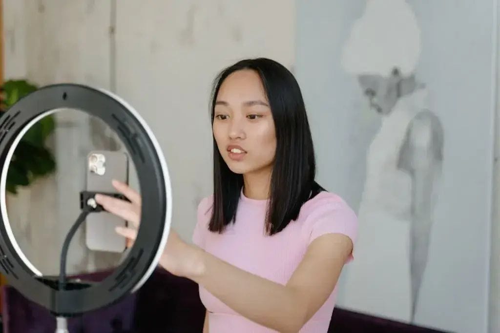 Visual Storytelling: The Latest Video Marketing Trends 3 Video Marketing Trends